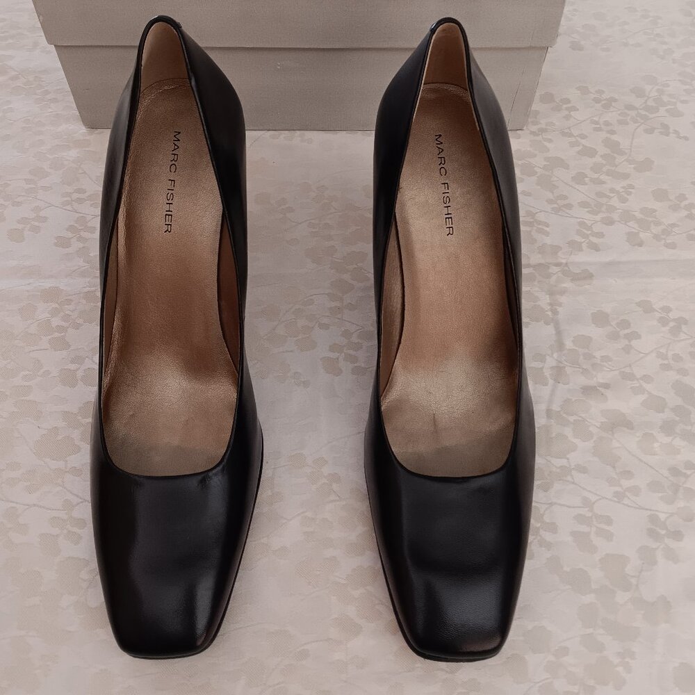New Marc Fisher Black Leather Pumps